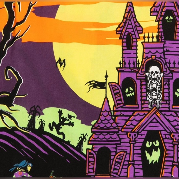 New Disney Men’s Mickey and friends Halloween woven short sleeve shirt XS - Picture 9 of 10